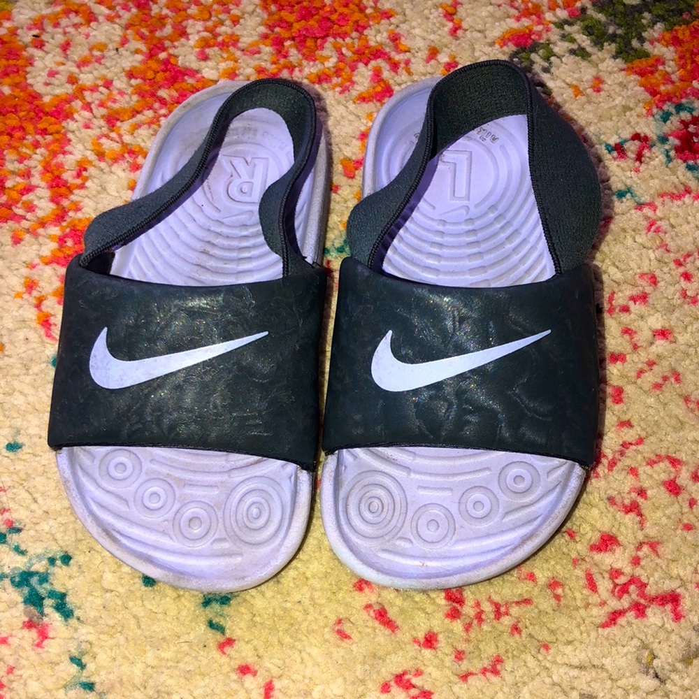 🧜🏼‍♀️3 for $15 item!🧜🏼‍♀️  baby Nike sandals